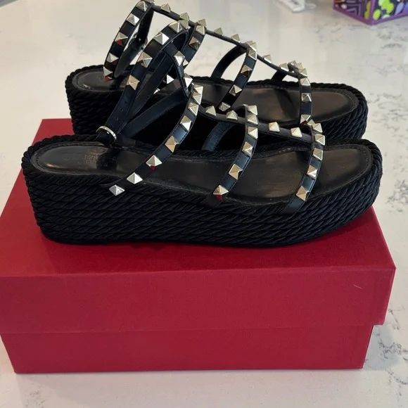 Valentino Black Pyramid-Stud Wedge Sandals 40 - Picture 4 of 9
